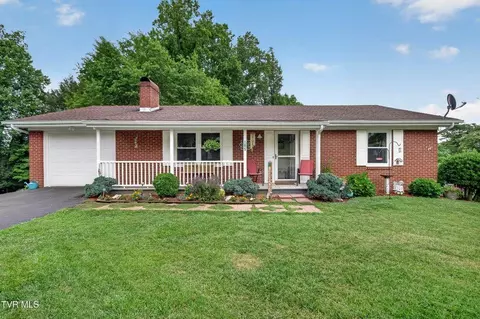 105 Cedar Ln, Bristol, VA 24201