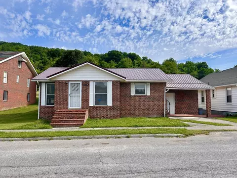 1817 5th St, Richlands, VA 24641