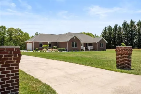 898 Bear Trl, Cana, VA 24317