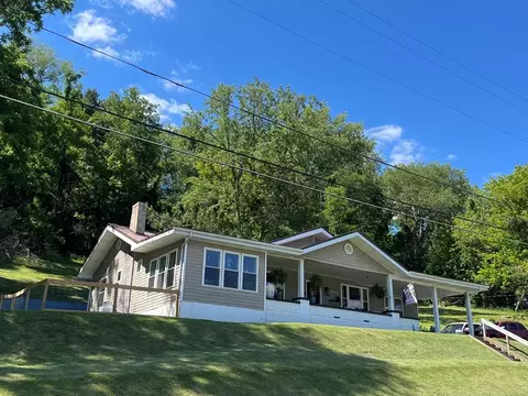 219 Jeffersonville, Tazewell, VA 24651