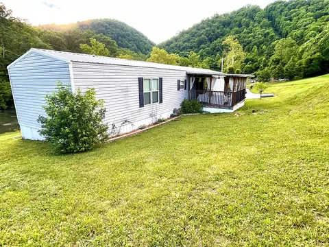 2364 Cedar Cliff Rd, Honaker, VA 24260 photo 5