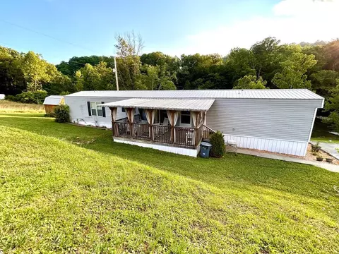 2364 Cedar Cliff Rd, Honaker, VA 24260 photo 2