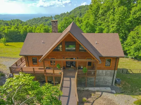 227 Cabin Ridge Trl, Fancy Gap, VA 24328