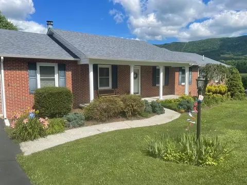300 Kennedy Dr, Pounding Mill, VA 24637