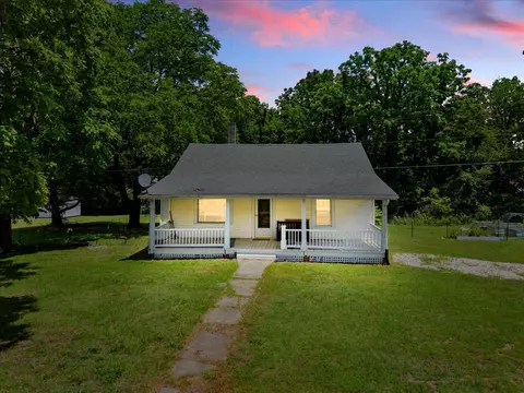 310 Ivanhoe Rd, Max Meadows, VA 24360