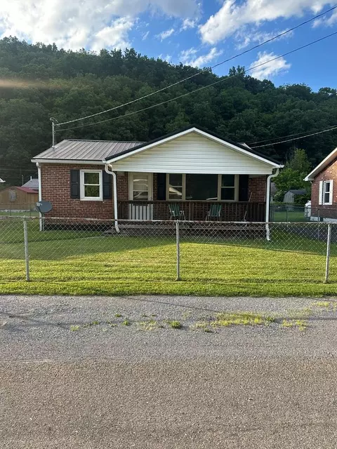 309 Brown Bottom Ln, Cedar Bluff, VA 24609