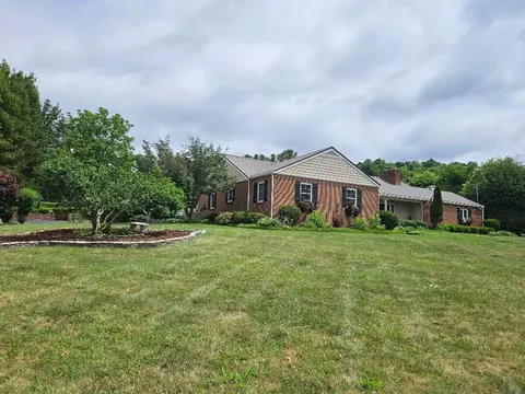 481 Wassona Dr, Marion, VA 24354