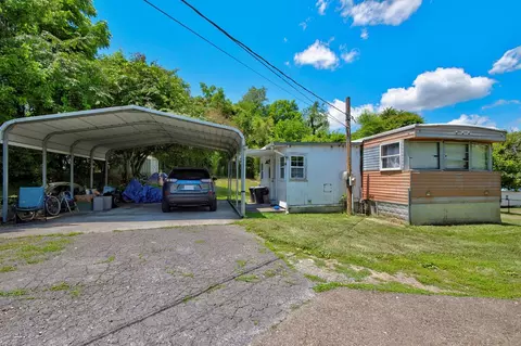 421 E Glade St, Glade Spring, VA 24340 photo 7
