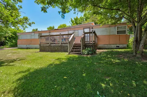 421 E Glade St, Glade Spring, VA 24340 photo 8