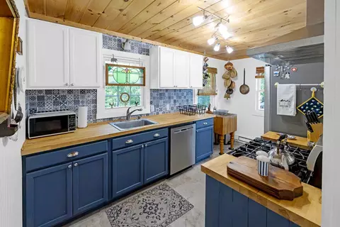 Kitchen - 163 Alpine Way, Fancy Gap, VA 24328 photo 1 of 3