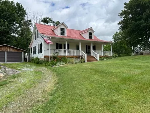 7176 Comers Rock Rd, Elk Creek, VA 24326