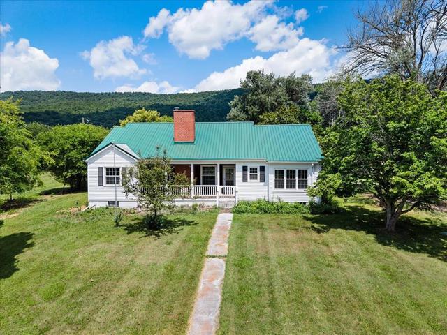 2300 Walkers Valley Creek Rd, Pearisburg, VA 24134
