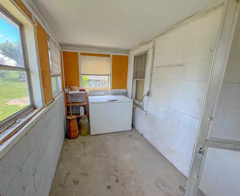 960 Ivanhoe Rd, Max Meadows, VA 24360 photo 11