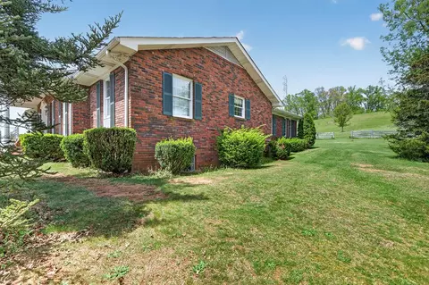 Exterior - 16471 B Spring Valley Rd, Abingdon, VA 24210 photo 7 of 12