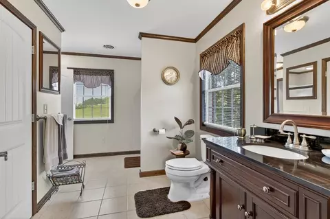 Bath - 16471 B Spring Valley Rd, Abingdon, VA 24210 photo 4 of 5