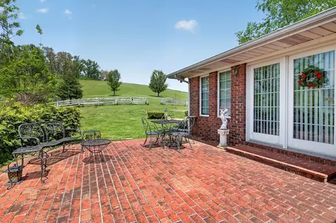 Exterior - 16471 B Spring Valley Rd, Abingdon, VA 24210 photo 6 of 12