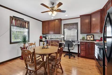 Kitchen - 16471 B Spring Valley Rd, Abingdon, VA 24210 photo 4 of 4