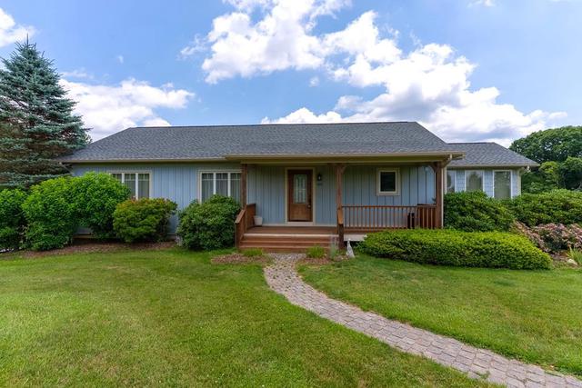 168 Mountain View Dr, Fancy Gap, VA 24328