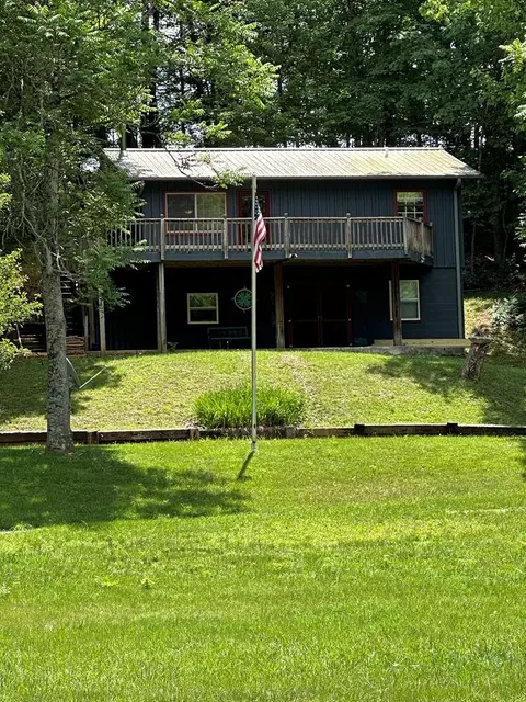 135 River Place Ln, Galax, VA 24333