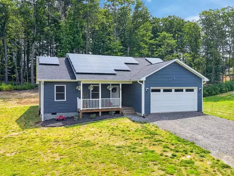 192 Lonesome Dove Dr, Woodlawn, VA 24381