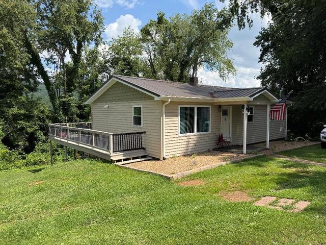 172 Hillcrest Cir, Saltville, VA 24370