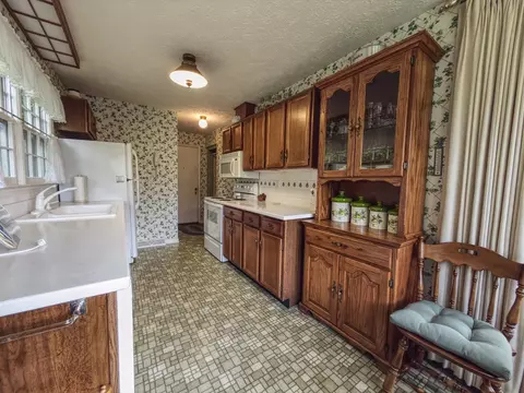Kitchen - 54 Windermere Way, Fancy Gap, VA 24328 photo 2 of 2