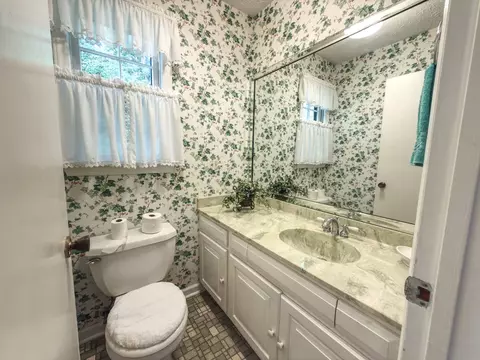 Bath - 54 Windermere Way, Fancy Gap, VA 24328 photo 1 of 3