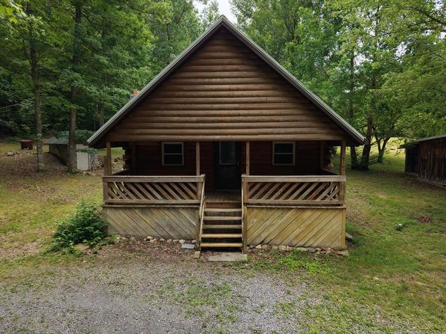 274 Corbin Dr, Chilhowie, VA 24319