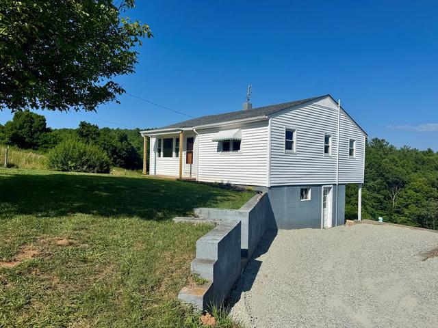1579 Tower Rd, Galax, VA 24333