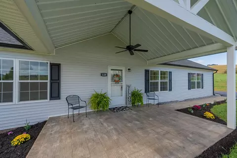 128 Long Meadows Ln, Max Meadows, VA 24360 photo 4