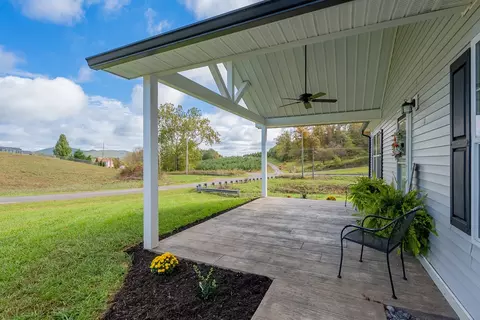 128 Long Meadows Ln, Max Meadows, VA 24360 photo 59