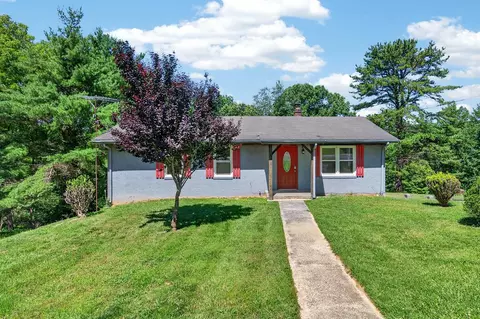 103 Hanks St, Galax, VA 24333