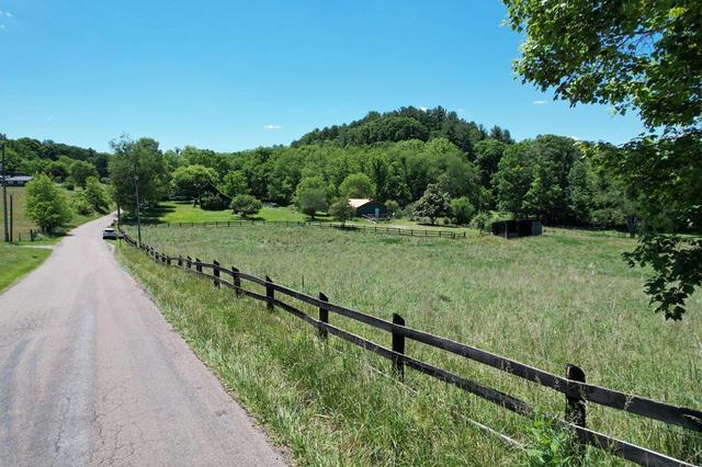 4 Dry Rd, Speedwell, VA 24374