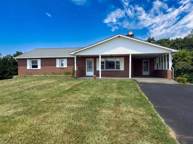 2931 Little Vine Rd, Hillsville, VA 24343