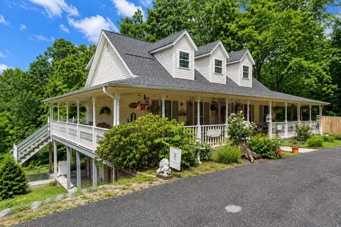 161 Grace St, Pounding Mill, VA 24637 photo 2
