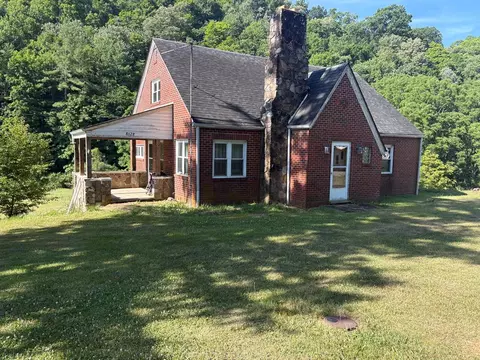 8628 S Scenic Hwy, Bland, VA 24315
