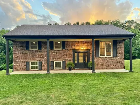 322 Rolling Hills Cir, Hillsville, VA 24343