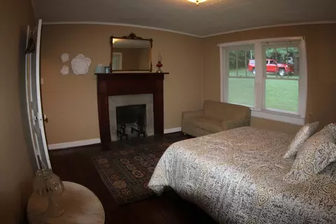 Bedroom - 1190 Sutphintown Rd, Dugspur, VA 24325 photo 2 of 11