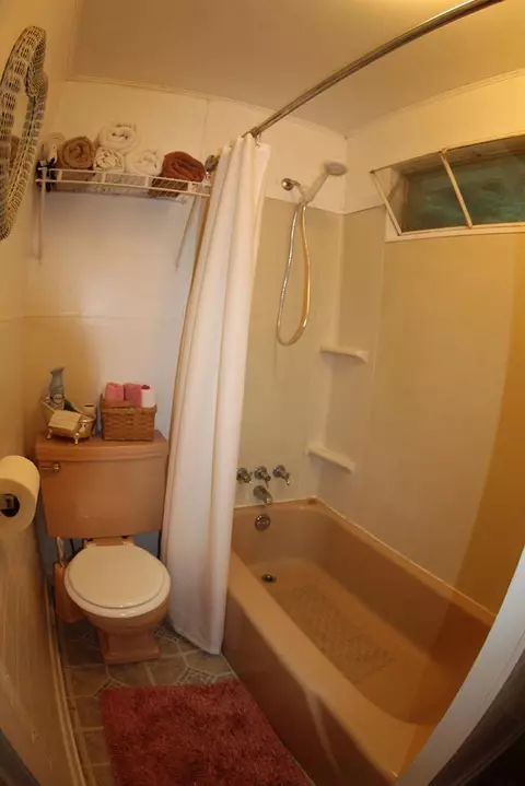 Bath - 1190 Sutphintown Rd, Dugspur, VA 24325 photo 2 of 2