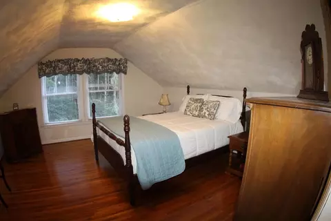 Bedroom - 1190 Sutphintown Rd, Dugspur, VA 24325 photo 9 of 11