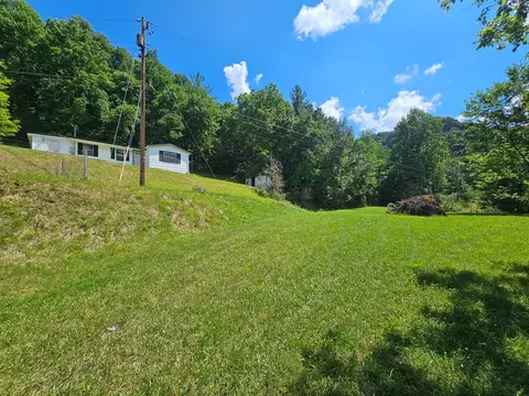 230 W Hurt Buggy Rd, Cedar Bluff, VA 24609 photo 22