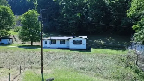 230 W Hurt Buggy Rd, Cedar Bluff, VA 24609 photo 27