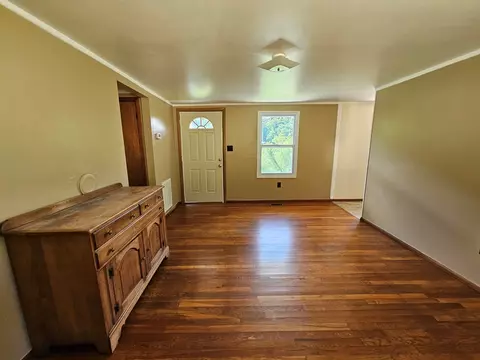 230 W Hurt Buggy Rd, Cedar Bluff, VA 24609 photo 10