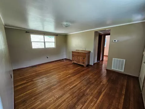 230 W Hurt Buggy Rd, Cedar Bluff, VA 24609 photo 12