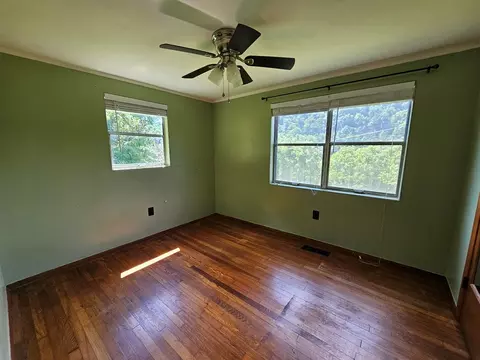230 W Hurt Buggy Rd, Cedar Bluff, VA 24609 photo 18