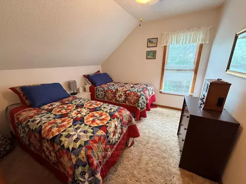 Bedroom - 72 Fox Glen Rd, Fancy Gap, VA 24328 photo 3 of 3