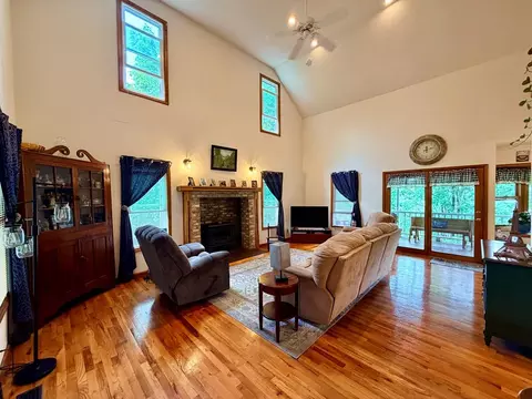 Living - 72 Fox Glen Rd, Fancy Gap, VA 24328 photo 2 of 5