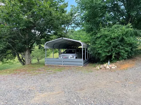 Exterior - 72 Fox Glen Rd, Fancy Gap, VA 24328 photo 10 of 34
