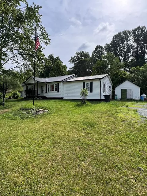 514 Chestnut Dr, Galax, VA 24333