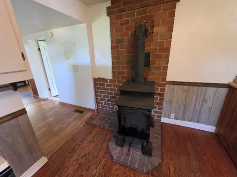 Entry Way - 23 Windytown Rd, Fries, VA 24330 photo 1 of 2